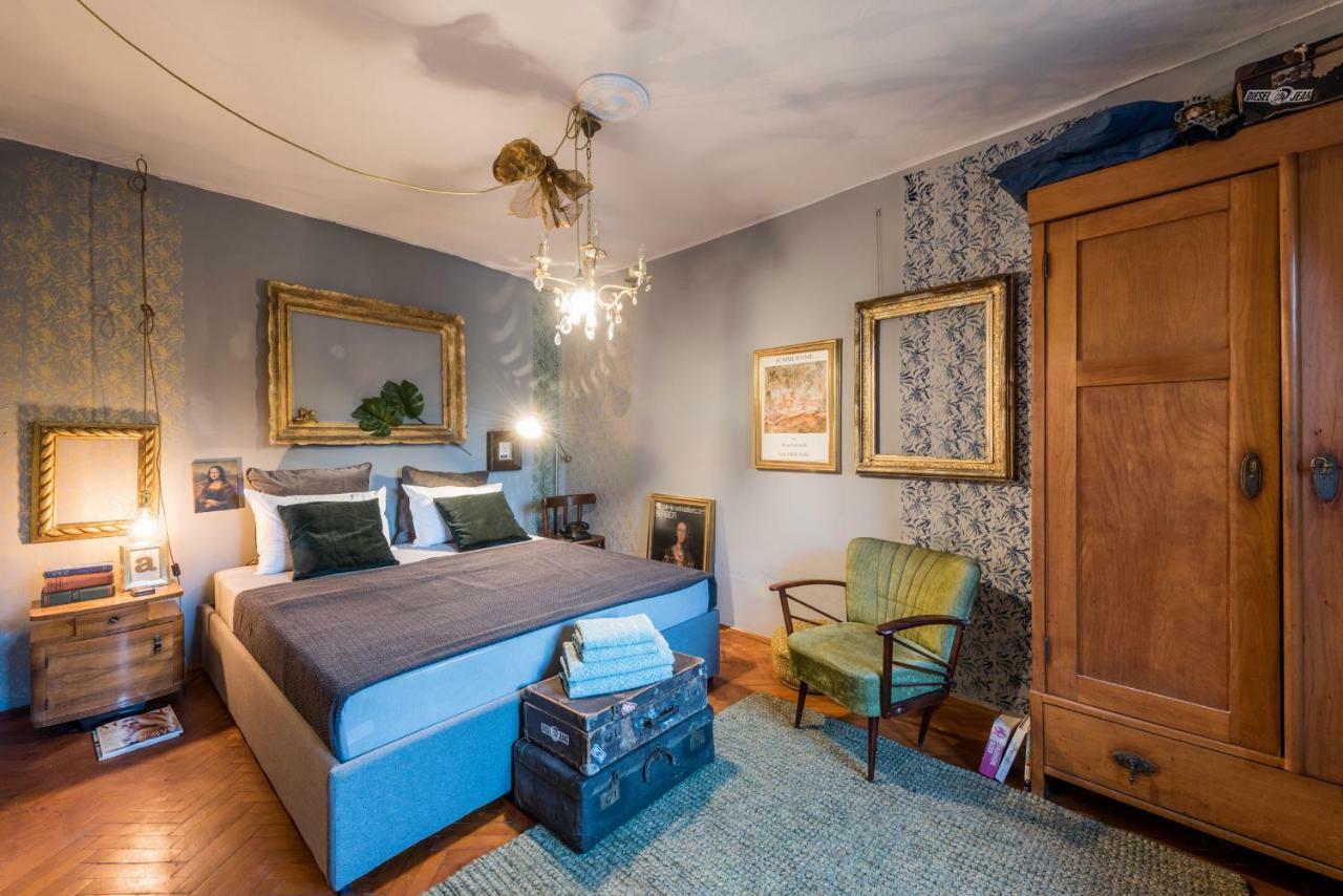 Apartamento Livo Disno 12 *